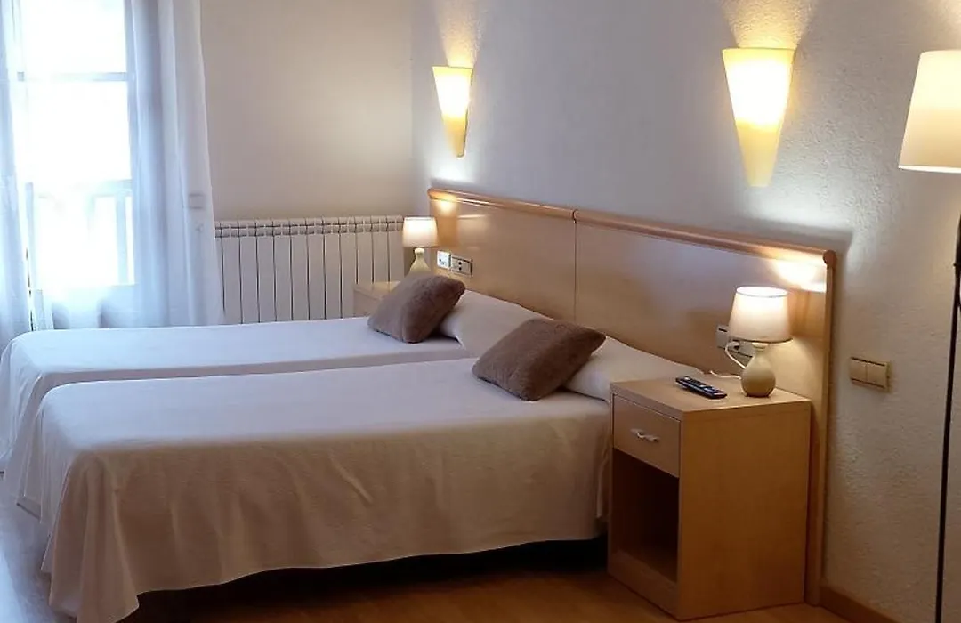 Hostal Cabreres-1