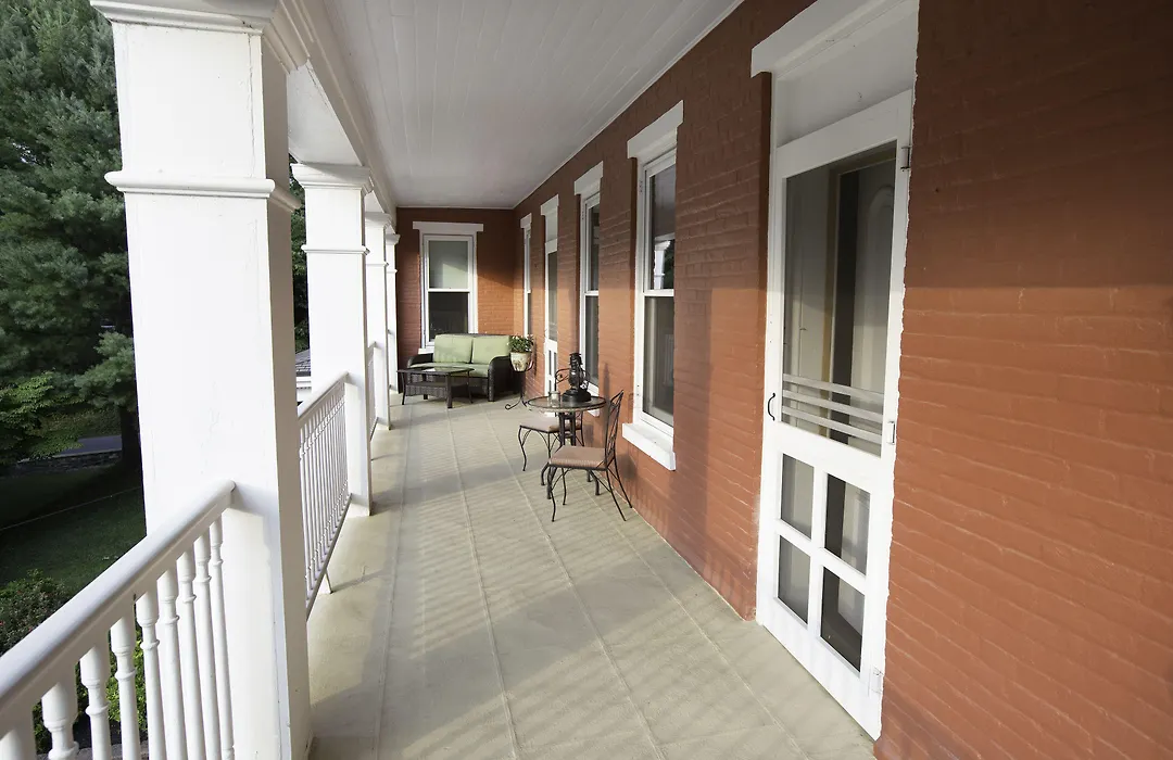 Hollinger House-1