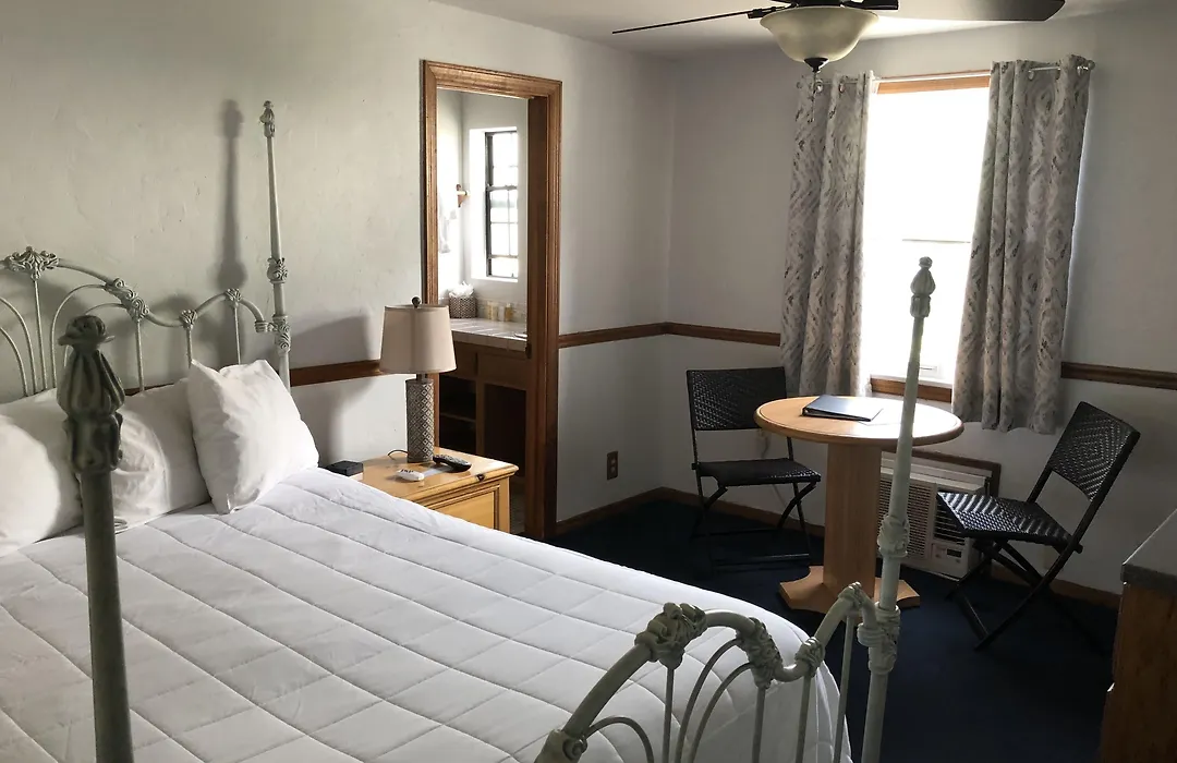 Catalina Island Seacrest Inn-1