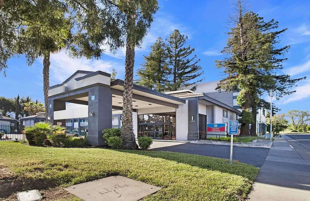Surestay Plus Hotel By Best Western Sacramento North-1