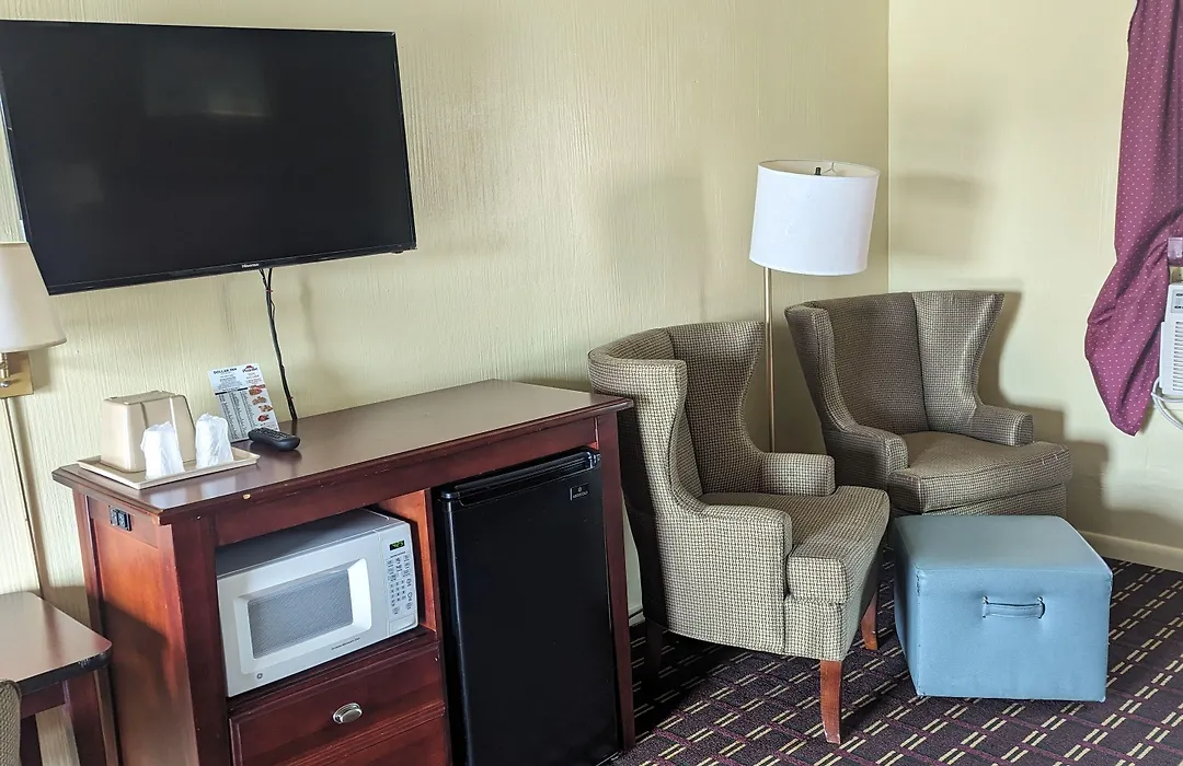 Dollar Inn-1
