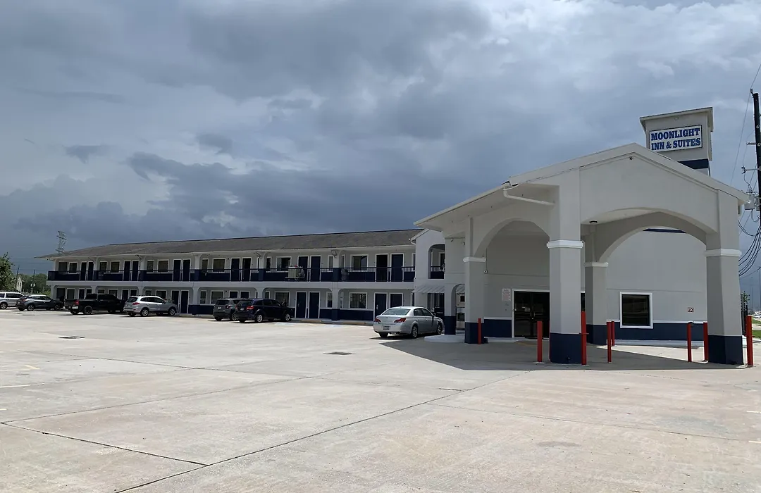 Moonlight Inn & Suites-1