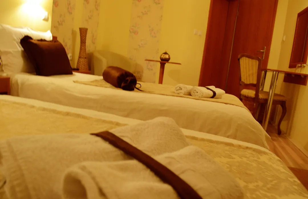 Hotel Pine-1