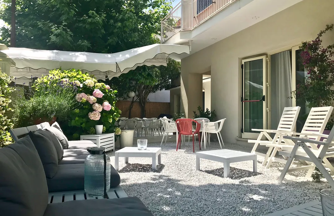 Petit Hotel-1