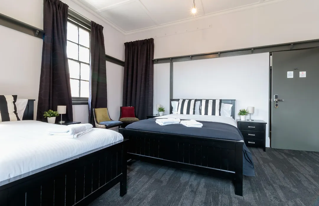 Royal Hotel Ryde-1