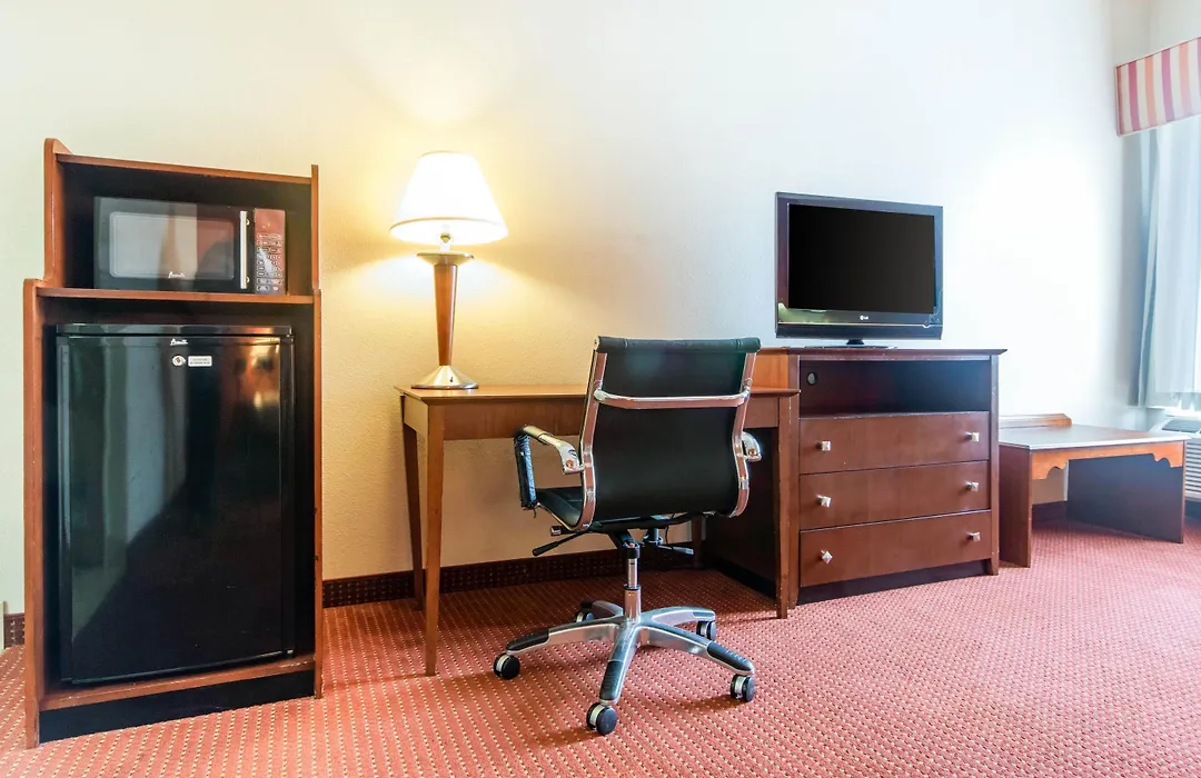 Quality Inn & Suites Lawrenceburg-1