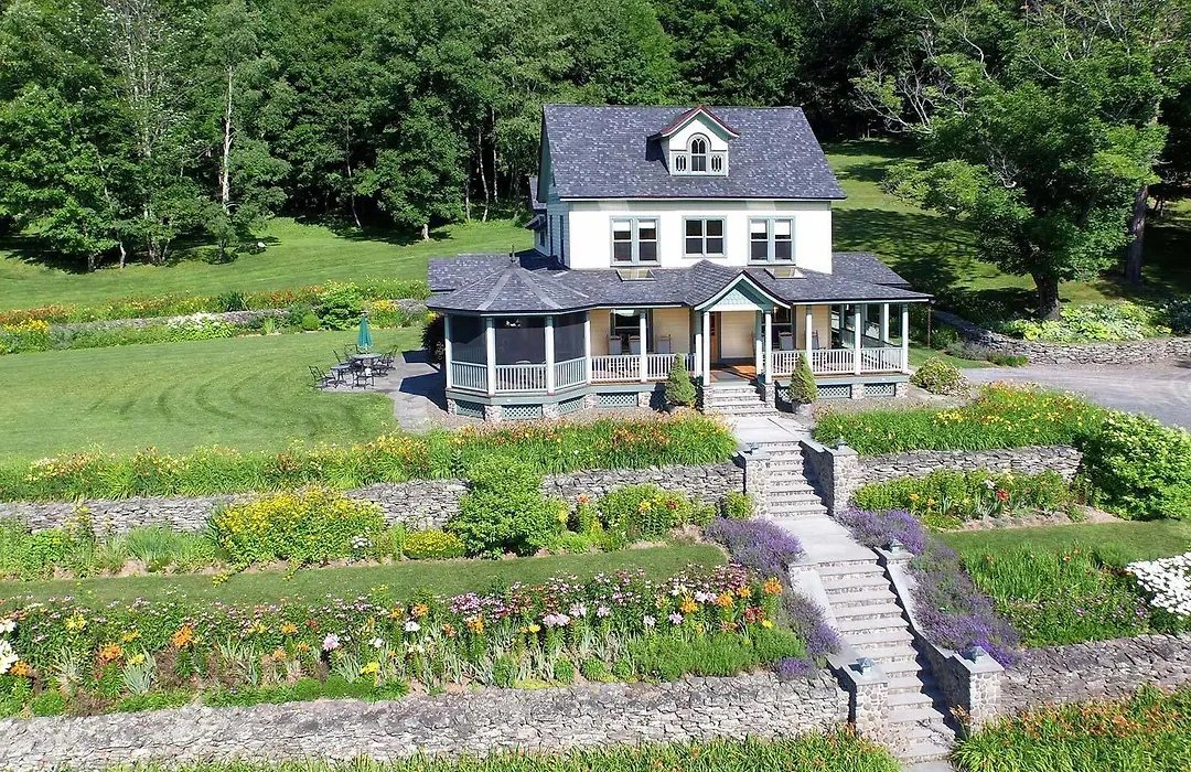 Breezy Hill Inn-1