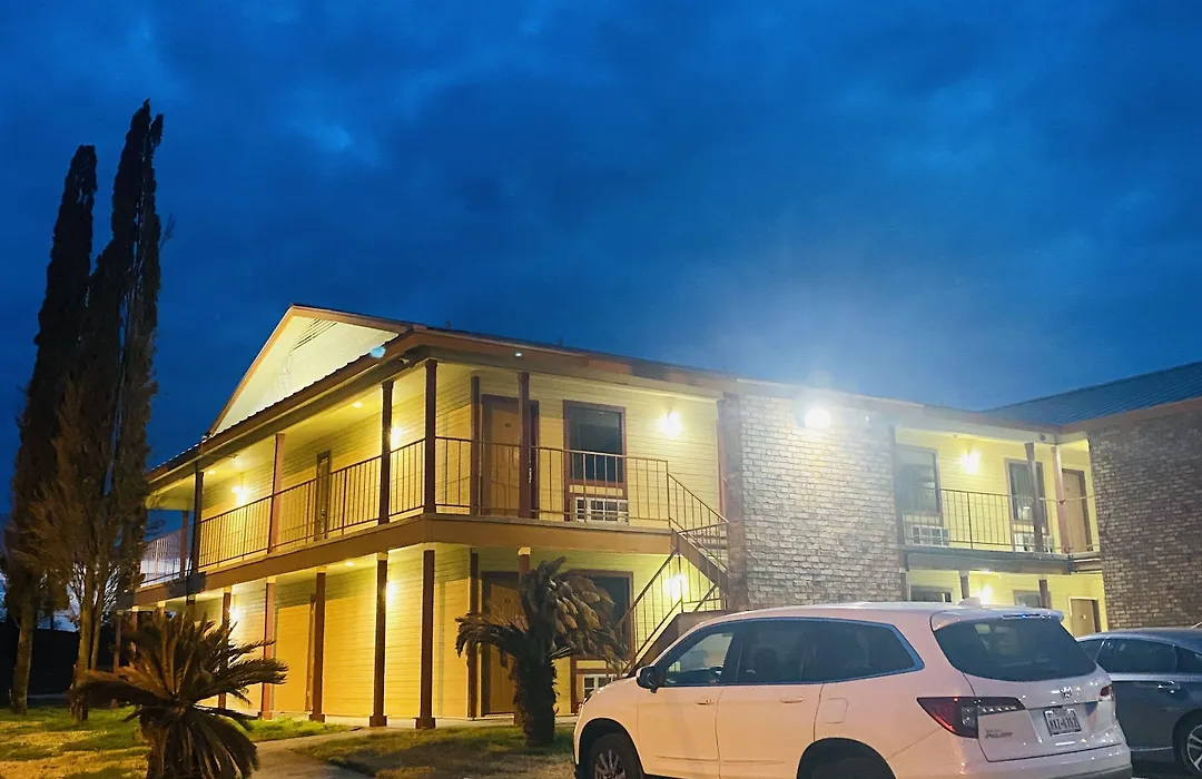Coachway Inn-1