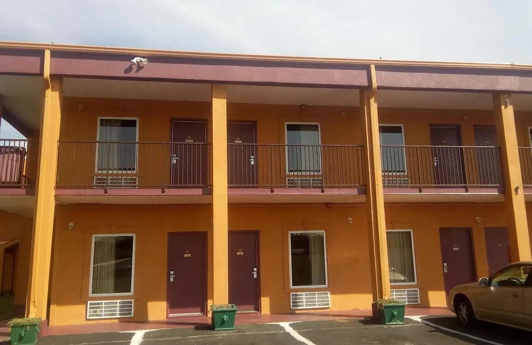 Travelers Inn Elizabethton-1