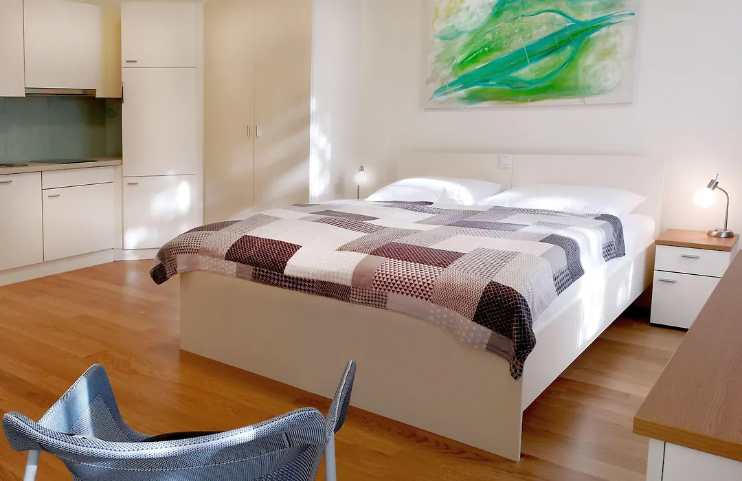 Riess City Rooms - Self Check-In-1