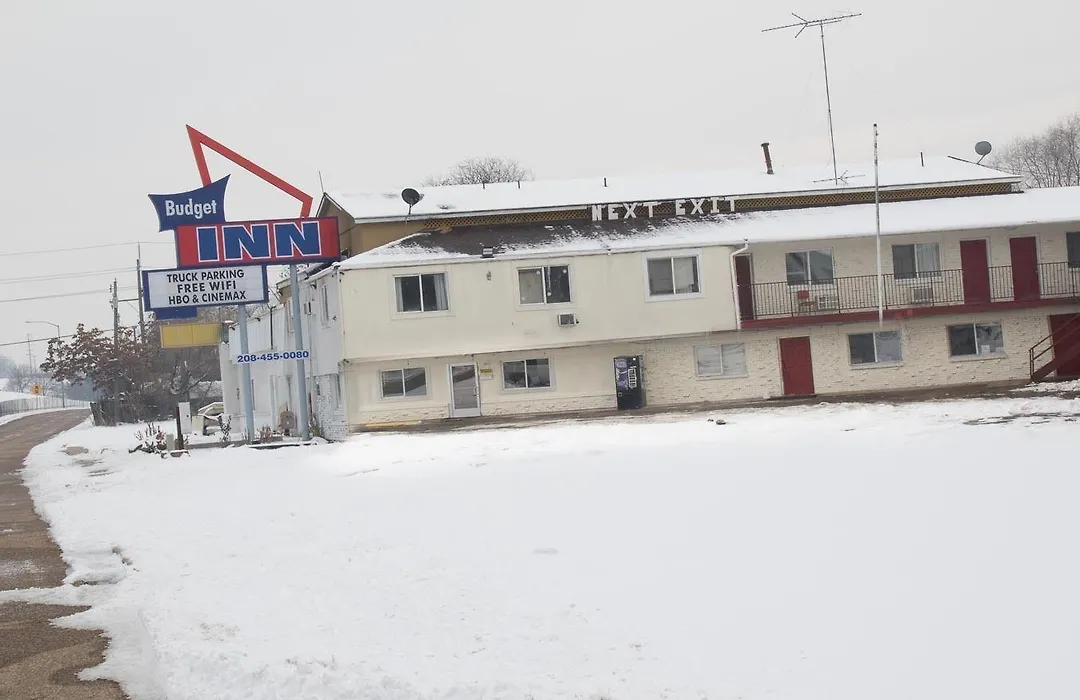 Budget Inn-1