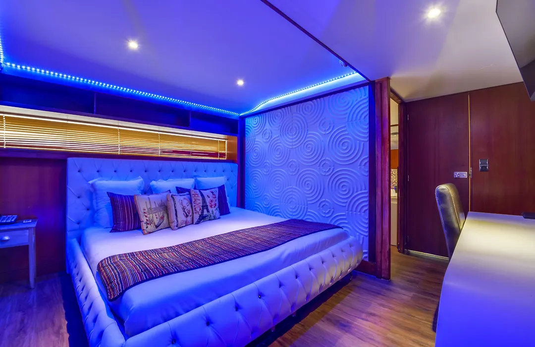 Vip Paris Yacht Hotel & Spa-1