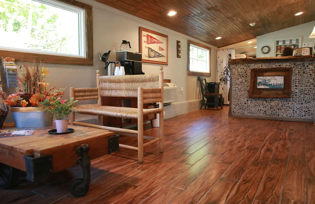 Riverside Lodge At Chimney Rock-1