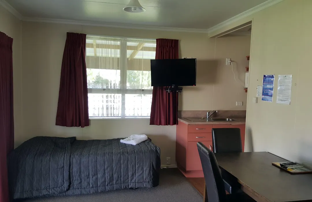 High Country Lodge, Motels & Backpackers-1