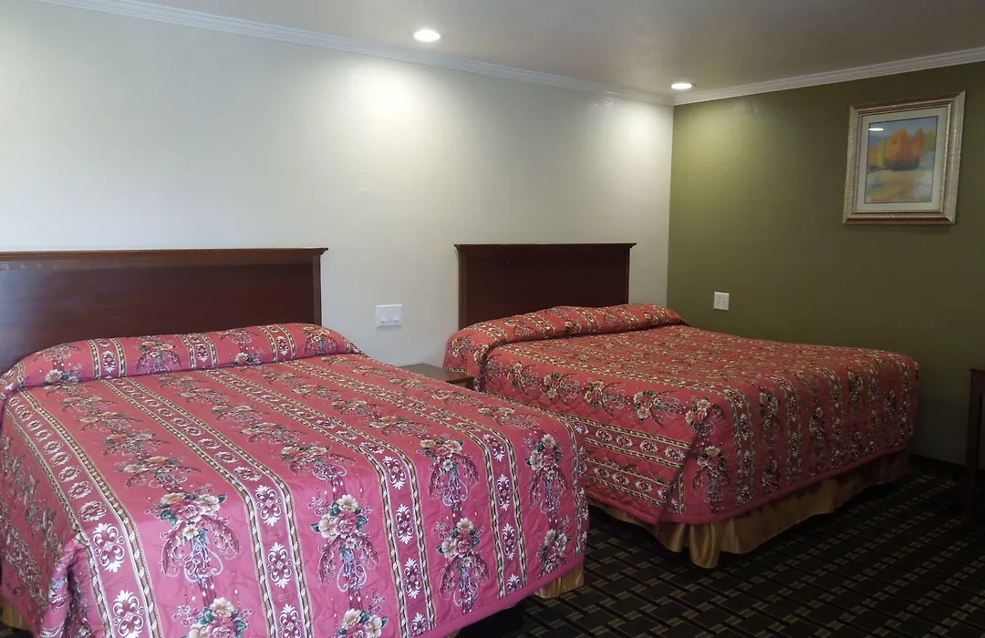 Castaway Motel-1