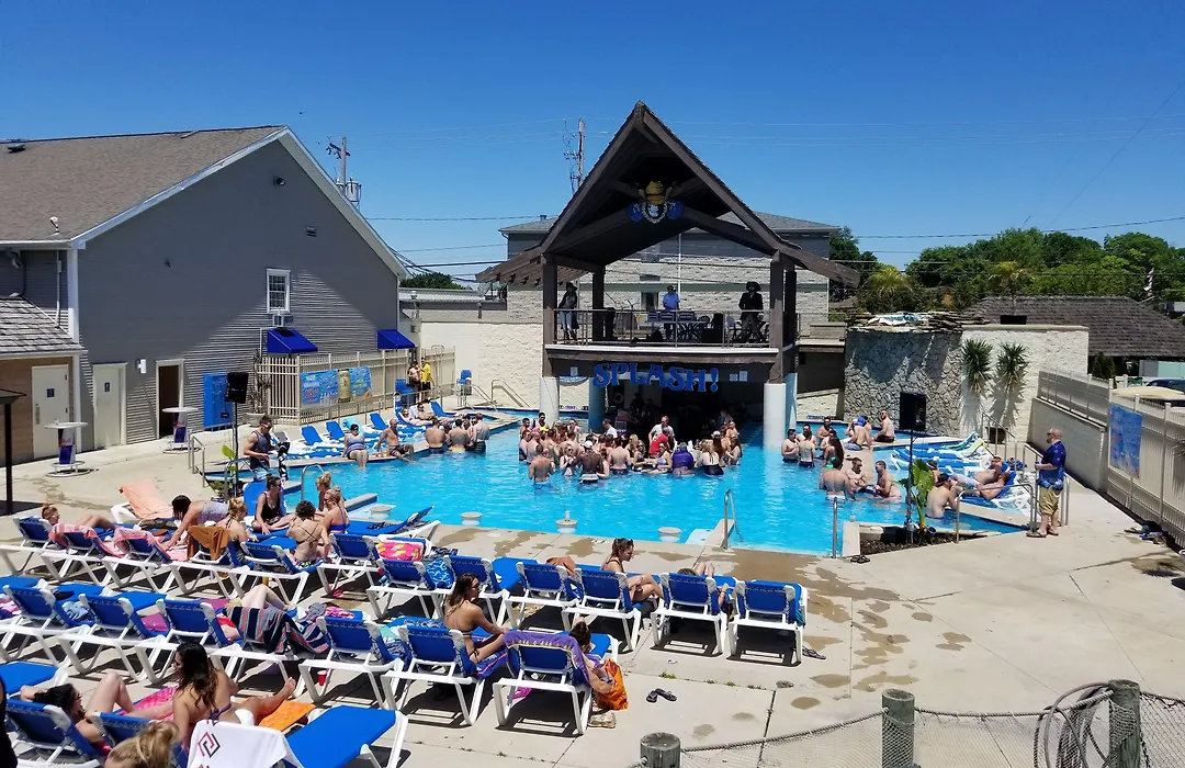Grand Islander Hotel-1