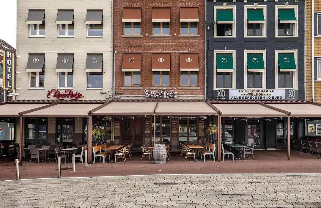 Hotel Roermond Next Door-1