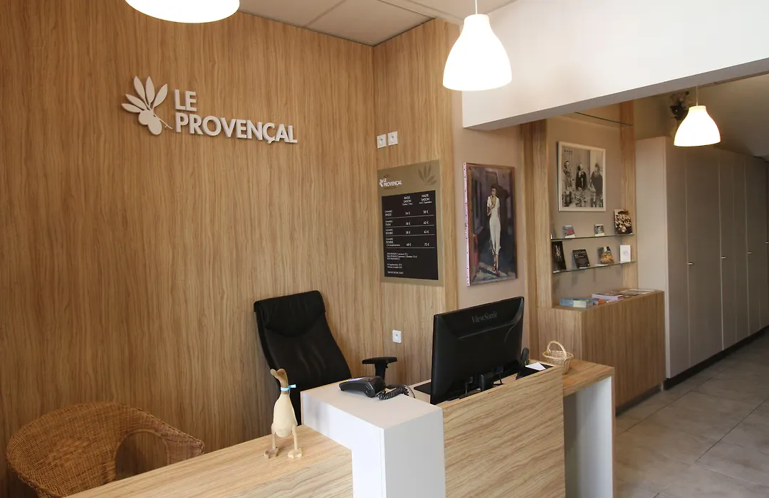 Le Provencal-1