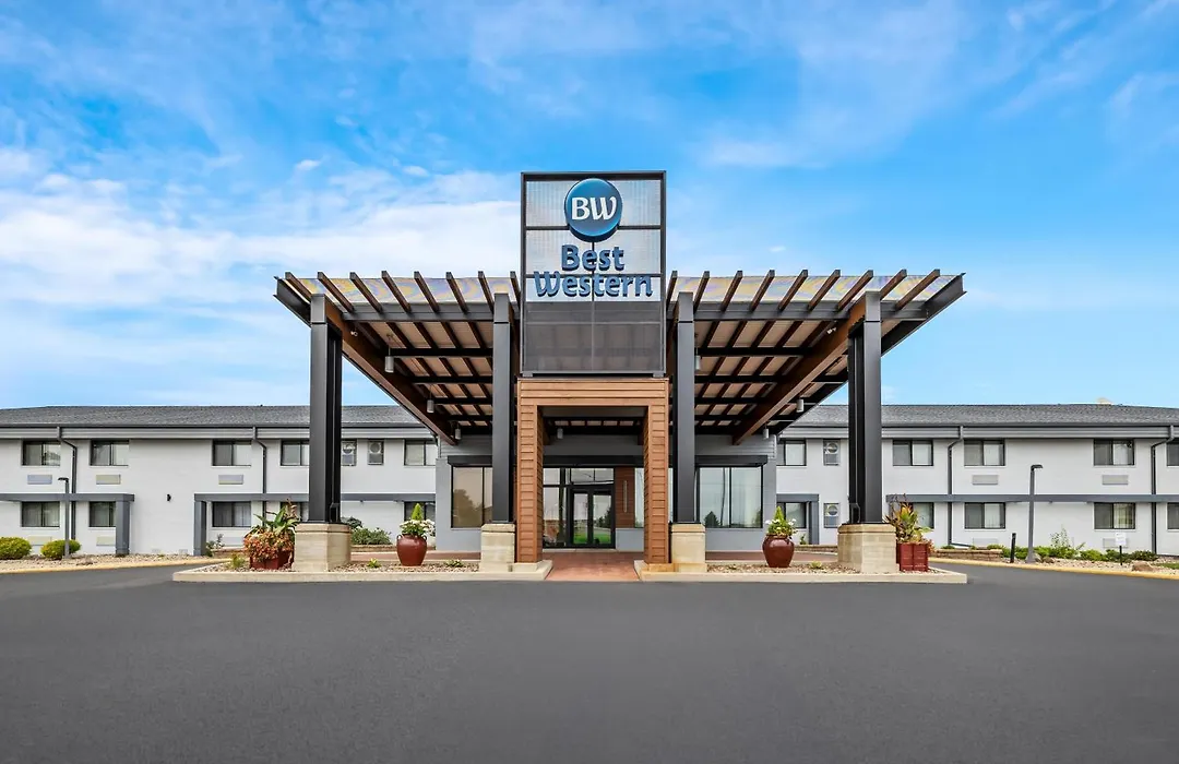 Best Western West Towne Suites-1