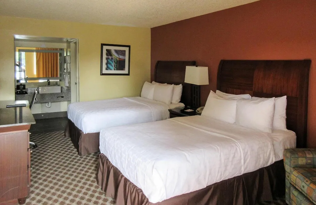 Clarion Inn-1