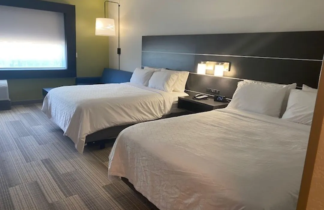 Holiday Inn Express & Suites Warrensburg North By Ihg-1