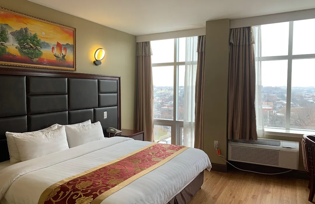 The Queens Hotel-1