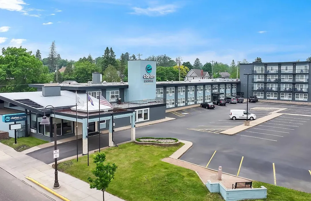 Clarion Pointe Rhinelander Downtown-1