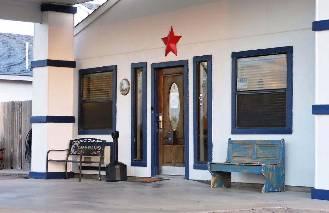 Riata Inn - Marfa-1