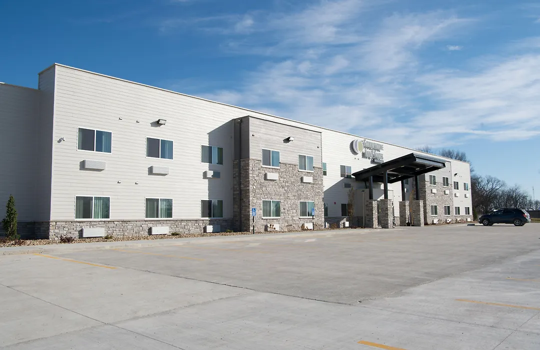 Cobblestone Inn & Suites - Forest City-1
