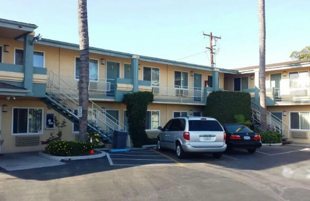 Victoria Motel-1