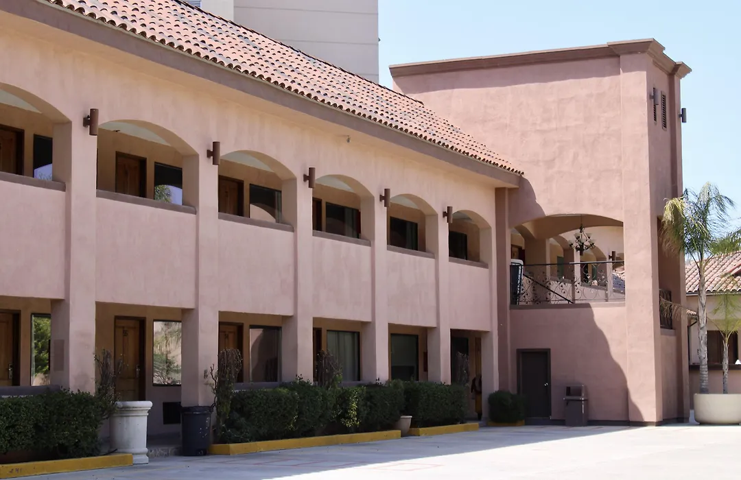 Estancia Inn-1
