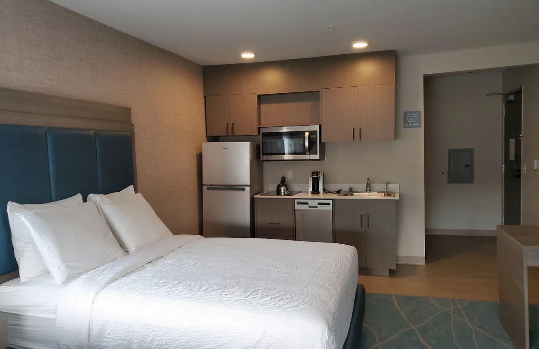 Salish Inn-1
