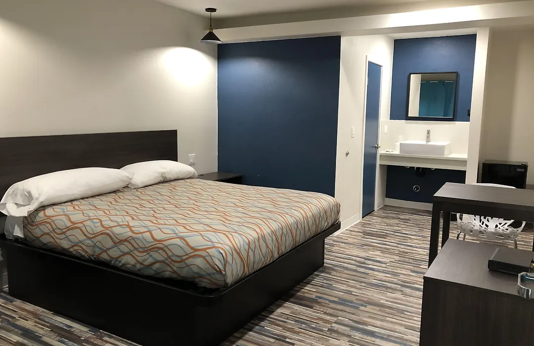 Tradewinds Motel-1