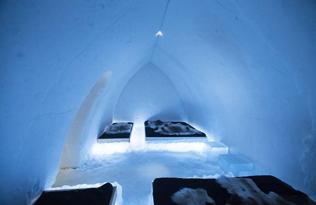 Arctic Snowhotel & Glass Igloos-1