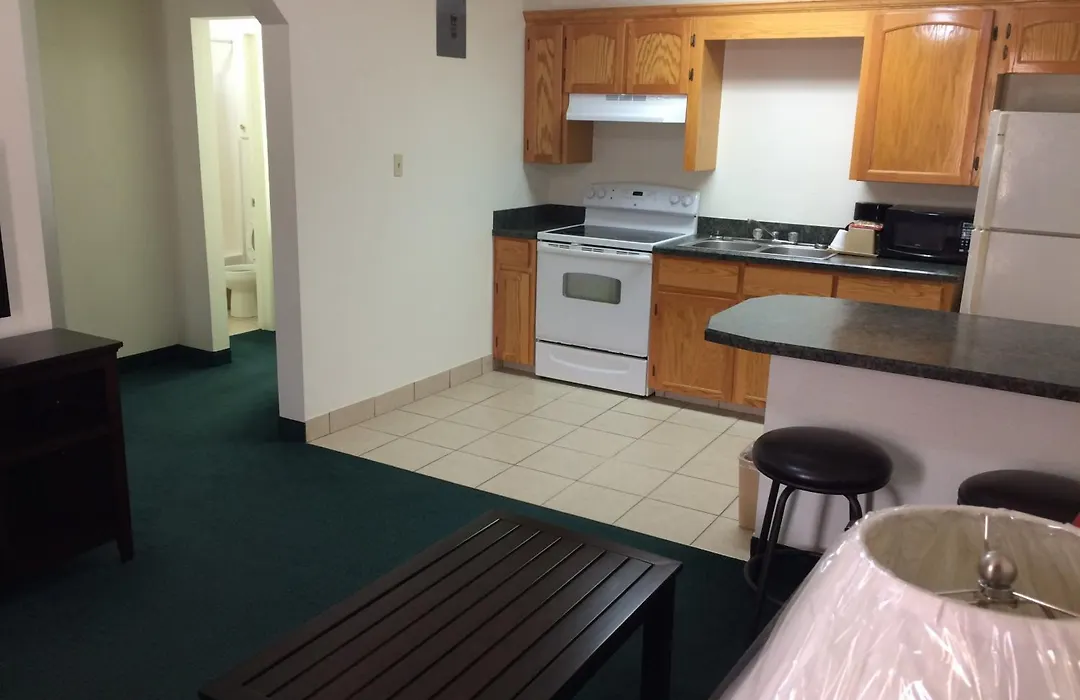 Travel Inn & Suites-1
