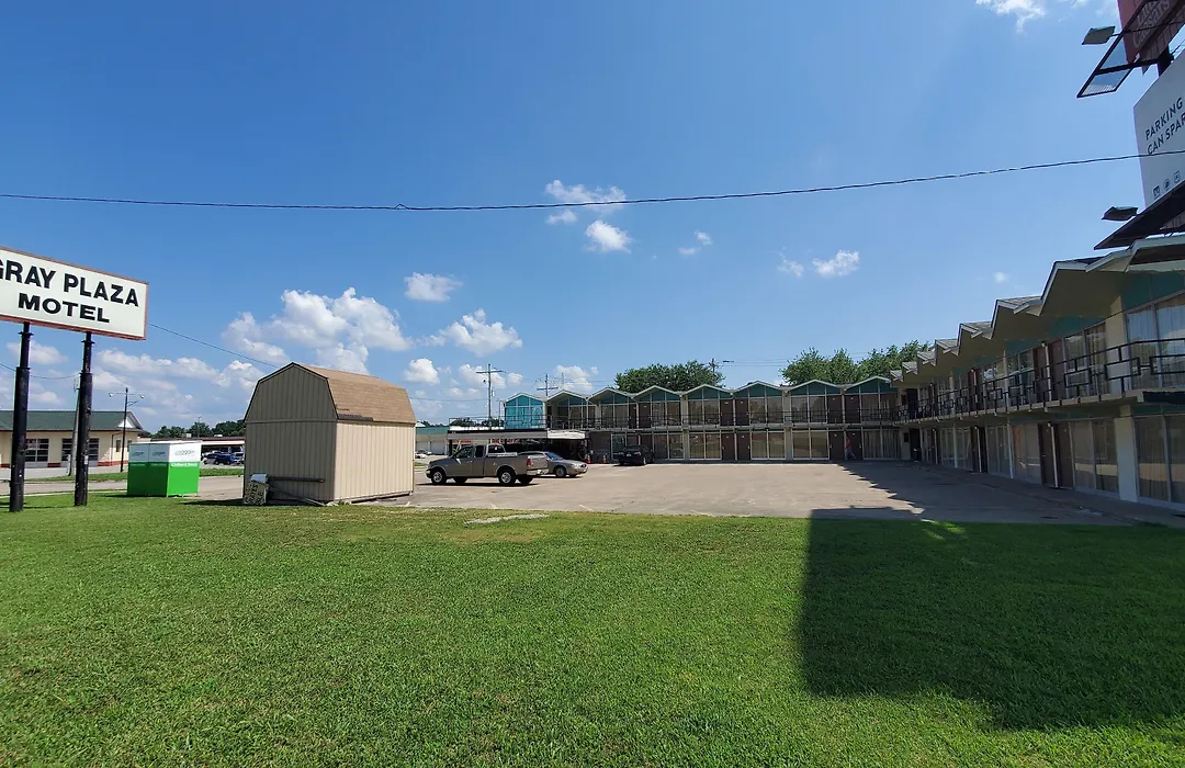 Gray Plaza Motel, Marion Il-1