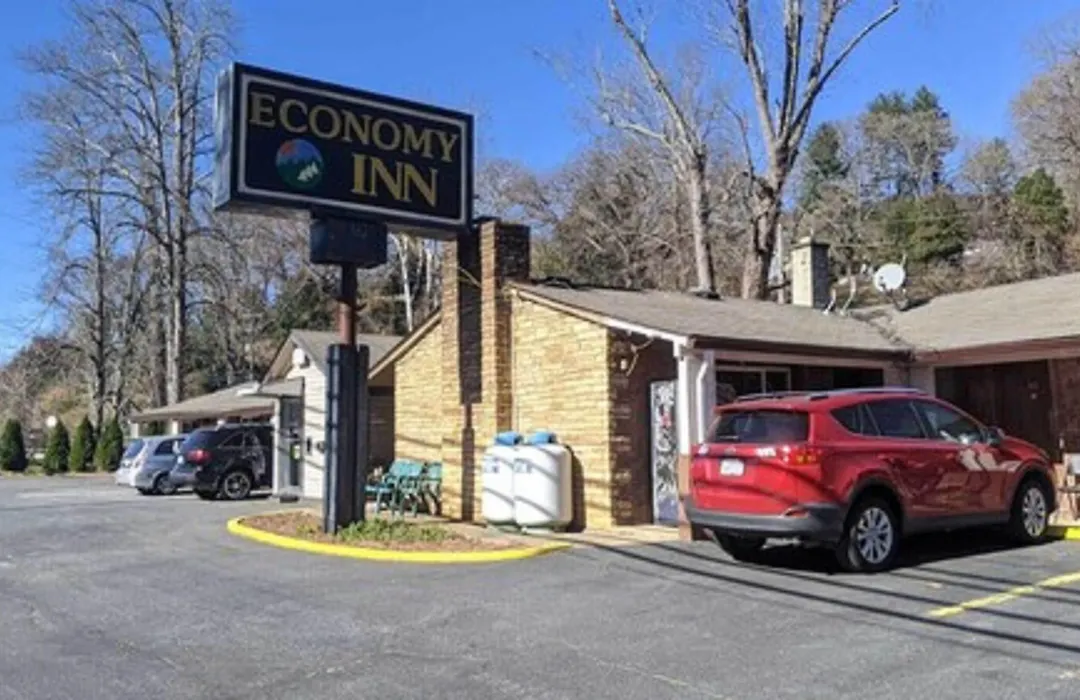 Economy Inn Sylva-1