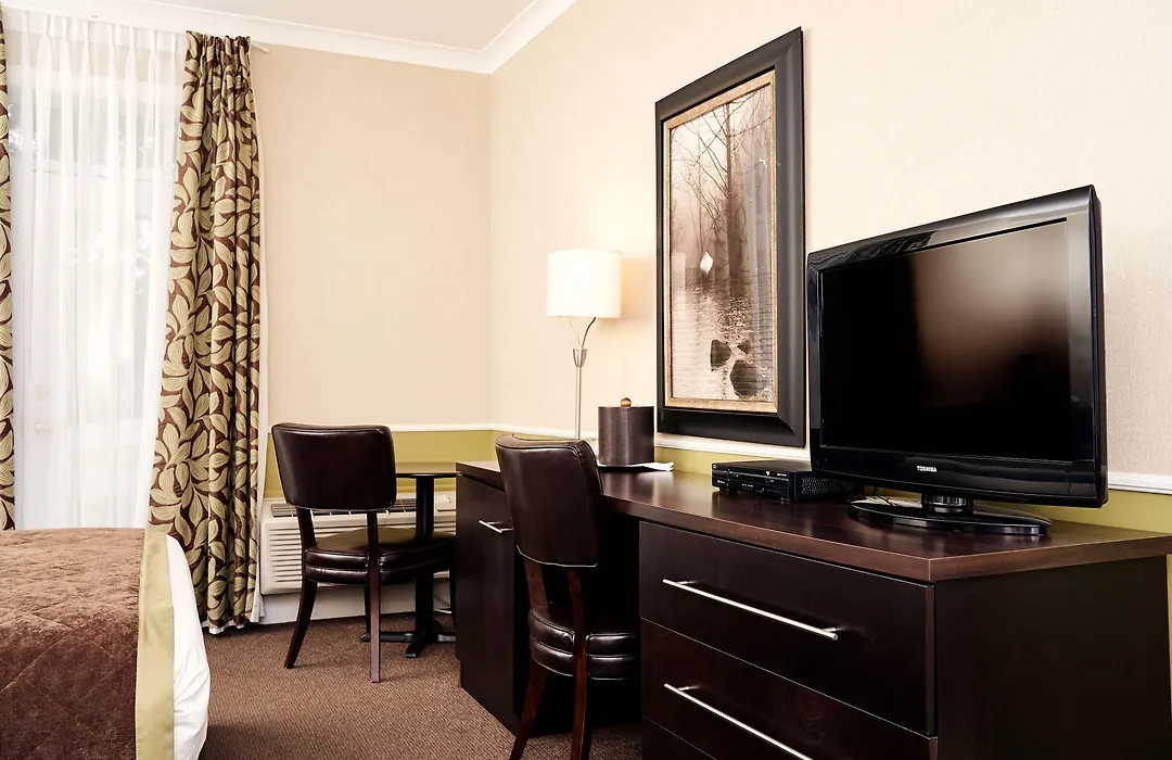 Riverrock Inn-1