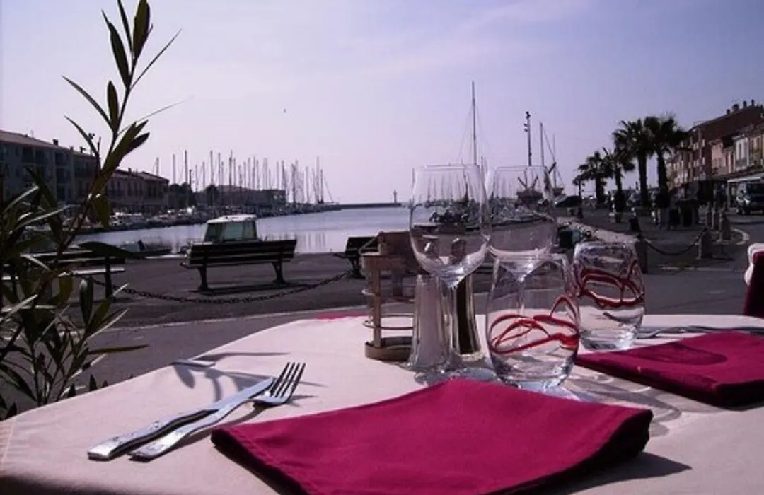 Hotel-Restaurant Du Port-1