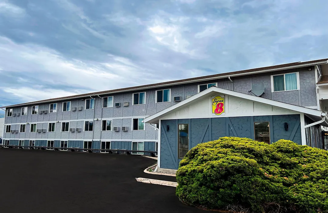 Super 8 By Wyndham Missoula/Brooks Street-1