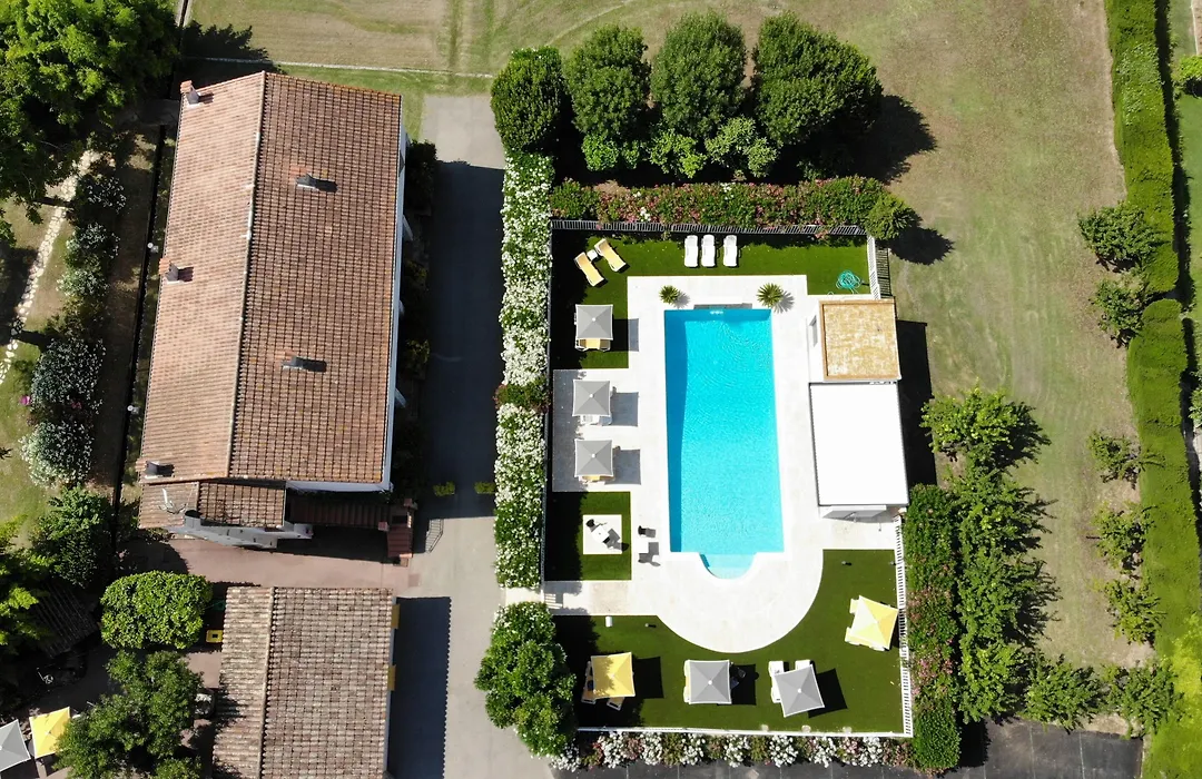 Hotel du Bosquet-1