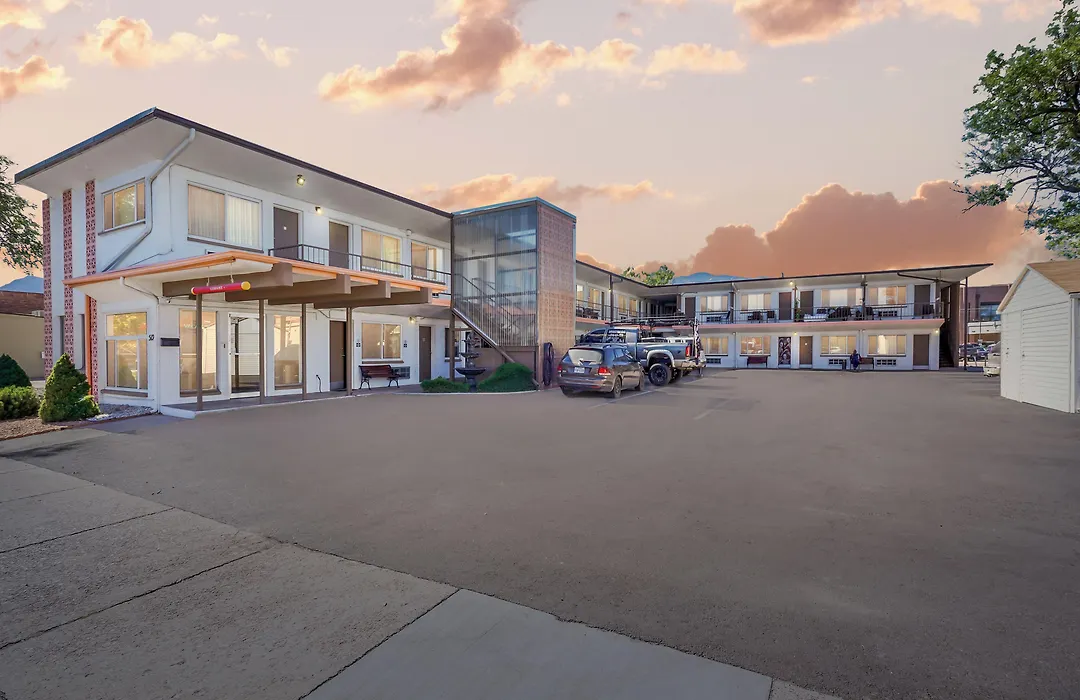 Nevada Flats Hotel-1