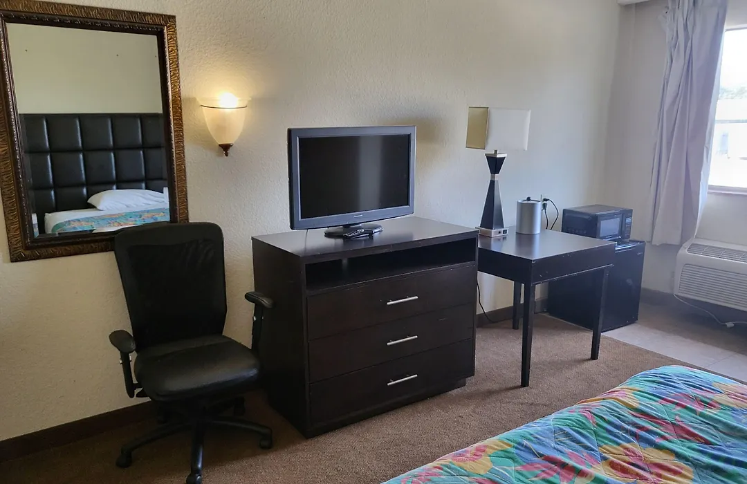 Metro Inn & Suites-1