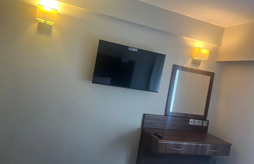 Riverside Hotel-1