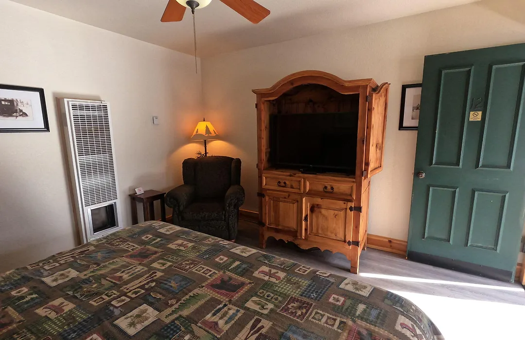Creekside Lodge-1