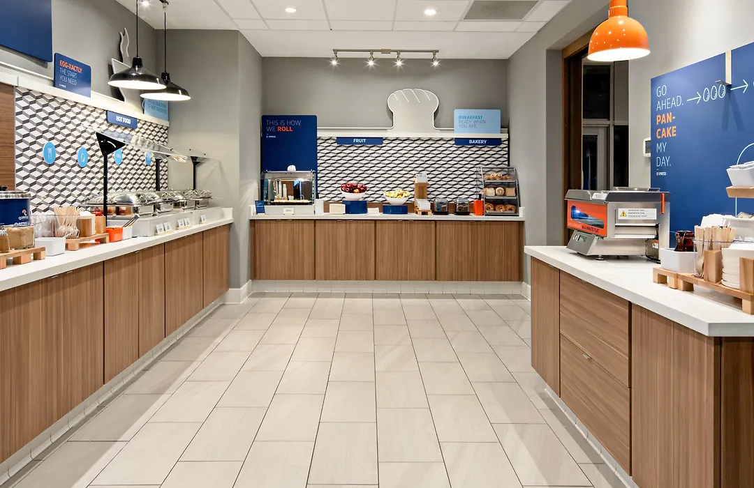 Holiday Inn Express & Suites Palm Desert - Millennium By Ihg-1