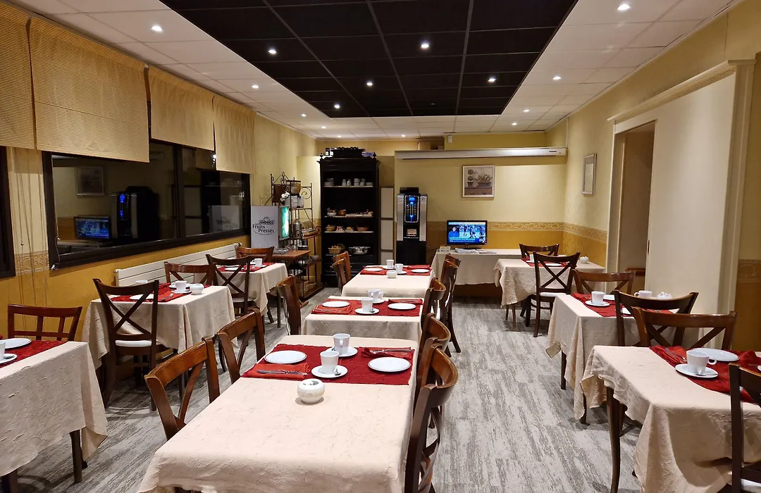 Logis Hôtel Les Airelles Neufchâtel En Bray-1