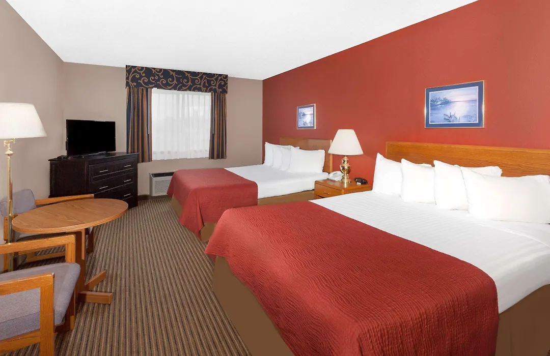 Super 8 By Wyndham St. Ignace-1