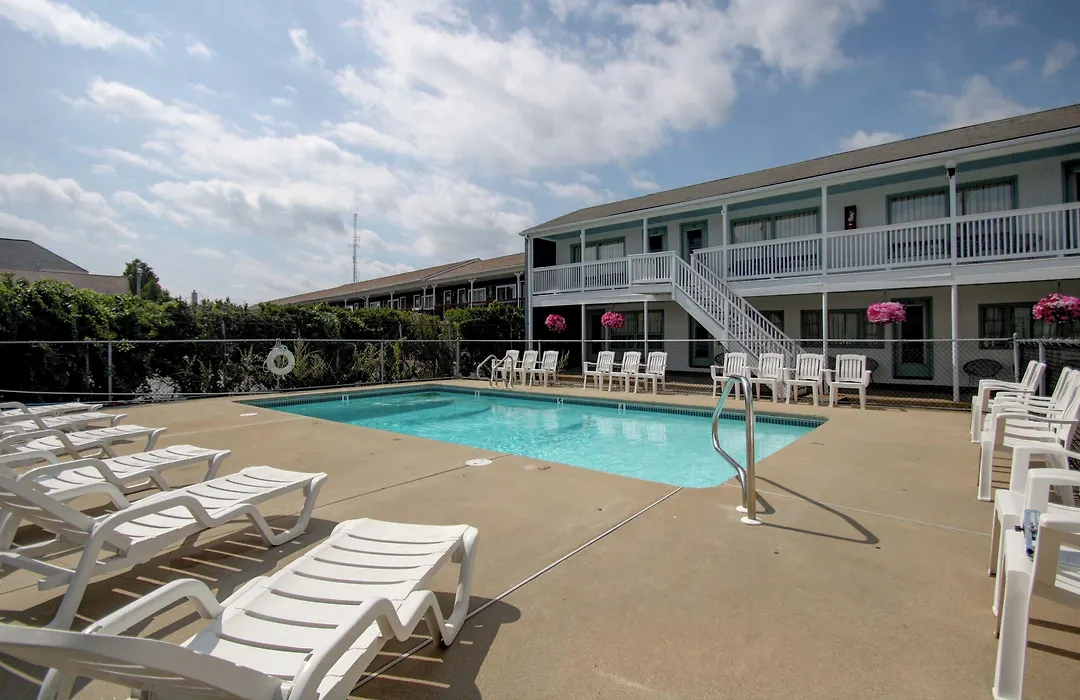 Dolphyn Motel-1