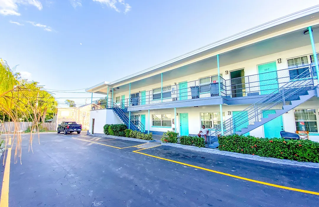 Uptown Inn & Suites-1